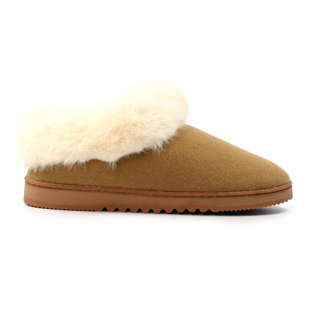 LUNAR Cranbrook Tan Boxed Slipper 1 LUNAR Cranbrook Tan Boxed Slipper