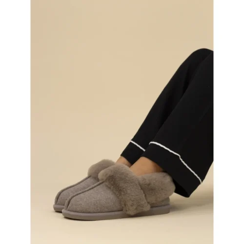 LUNAR Ember II Taupe Slipper