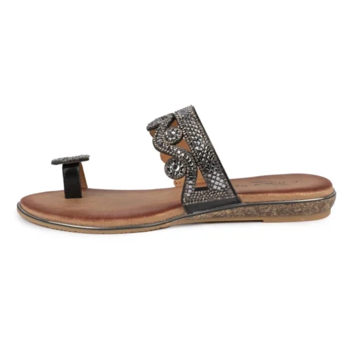LUNAR Lynn Toe Loop Sandal 10 LUNAR Lynn Toe Loop Sandal -Slipper Supply Store lynn toe loop sandal p4680 283708 image